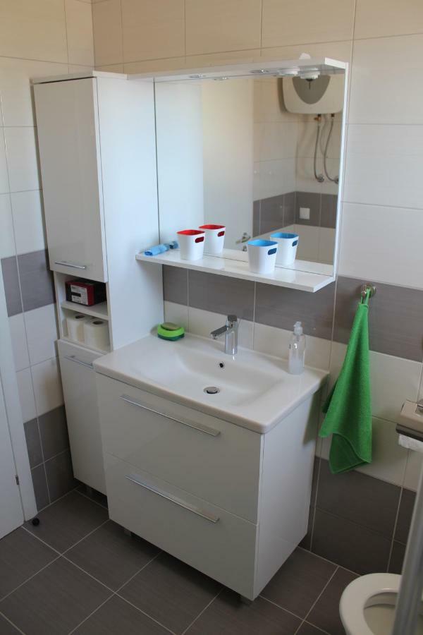 Mina Apartments Okrug Gornji Kültér fotó